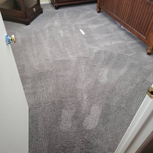 2.-Carpet-Cleaning-Service-Thousand-Oaks-CA